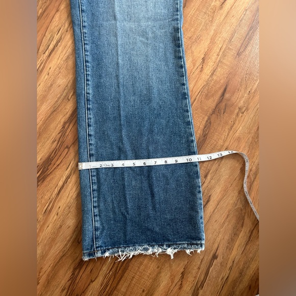 CLEO + WOLF Medium Wash High Rise Loose Distressed Jeans Women’s Size 29 - Picture 15 of 16